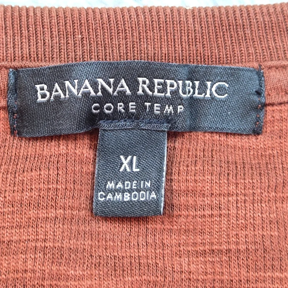 Banana Republic Core Temp T-Shirt Mens XL Long Sleeve Slub Crew Neck Rust Brown